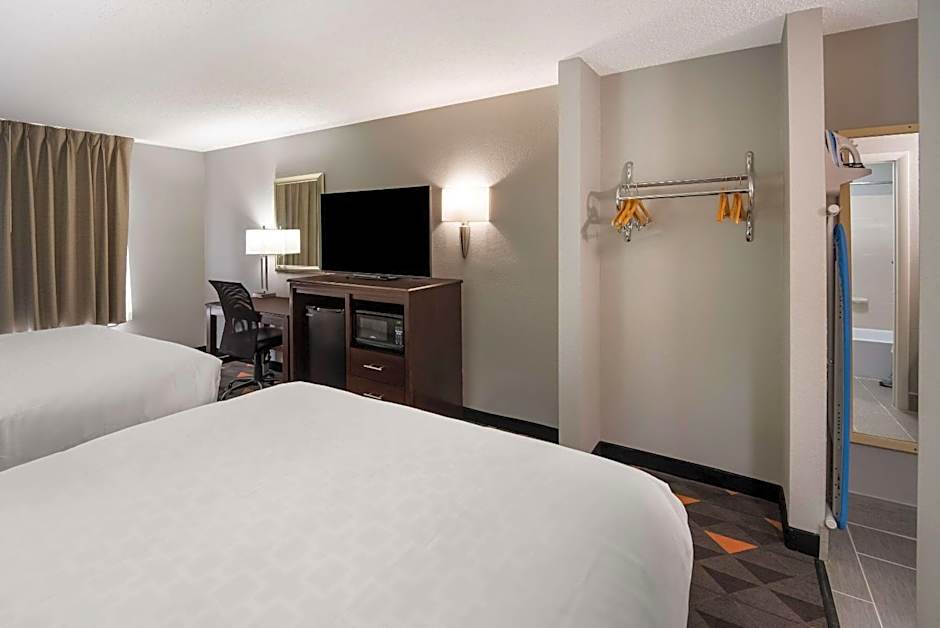 Clarion Pointe Indianapolis Northeast