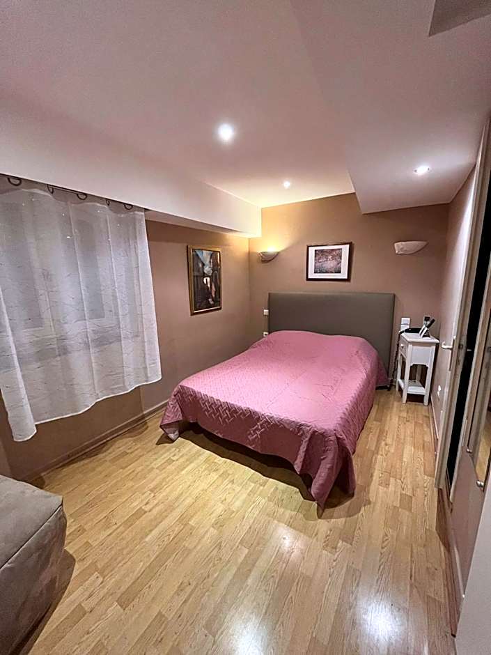 Hôtel Restaurant Les Arcades