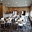 Okoboji Inn & Suites