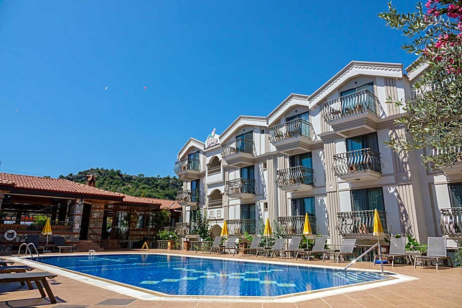 Magic Tulip Beach Hotel