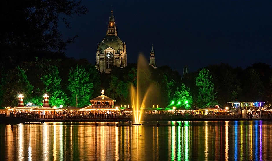 OLD PRINTING HOUSE - Modern I City I 2 Min HBF I E-Ladesäule