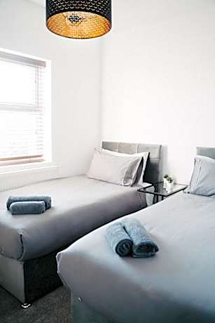 Twin Room with Shower