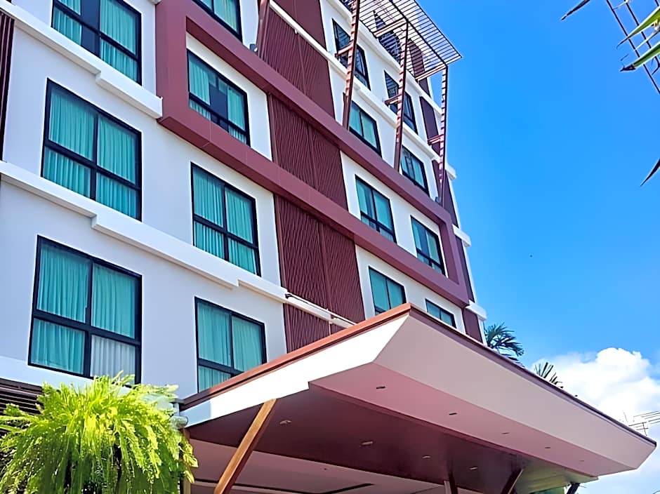 CRYSTAL JADE  RAYONG HOTEL