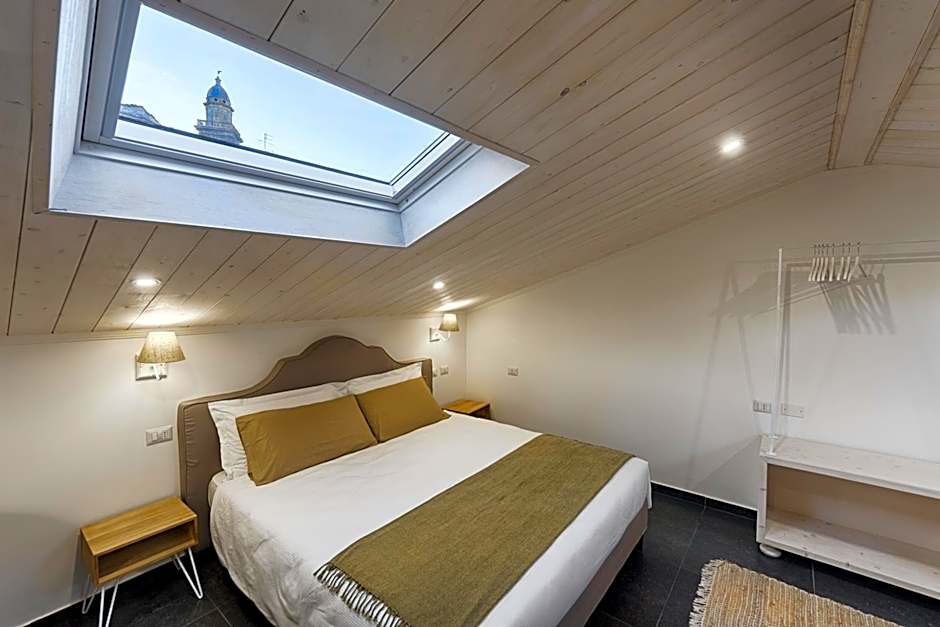 Foto 1 de 3 de Attic