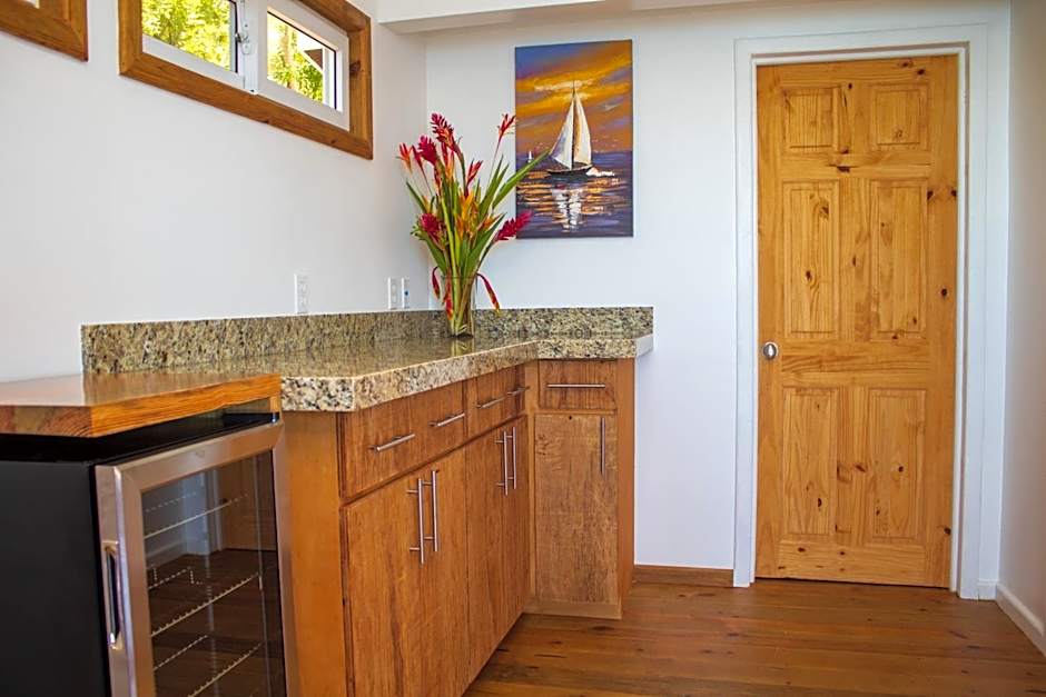 Hotel and Dive Center Roatan Yacht Club