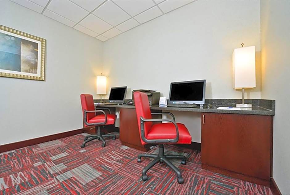Holiday Inn Express & Suites Utica By IHG