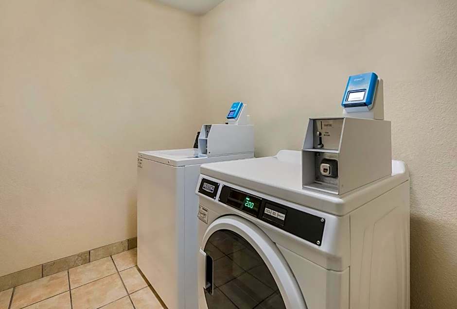 Red Roof Inn & Suites Knoxville East