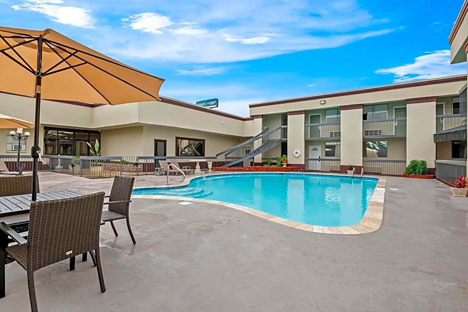 Suburban Studios Harvey - New Orleans