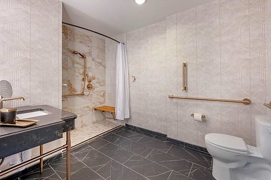 Omni Severin Hotel