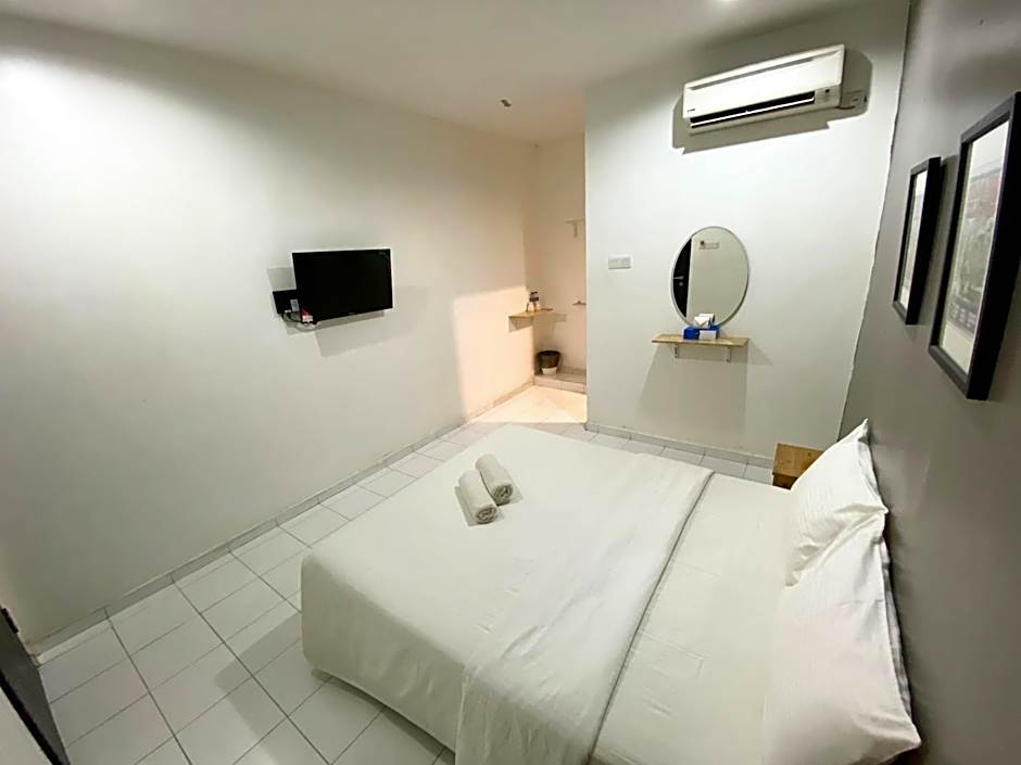 1108 Hotel Sungkai