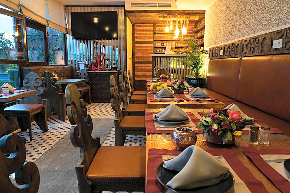 Riad Wazani Square & SPA