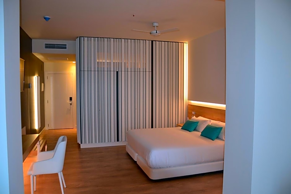 Hotel Brisamar Suites