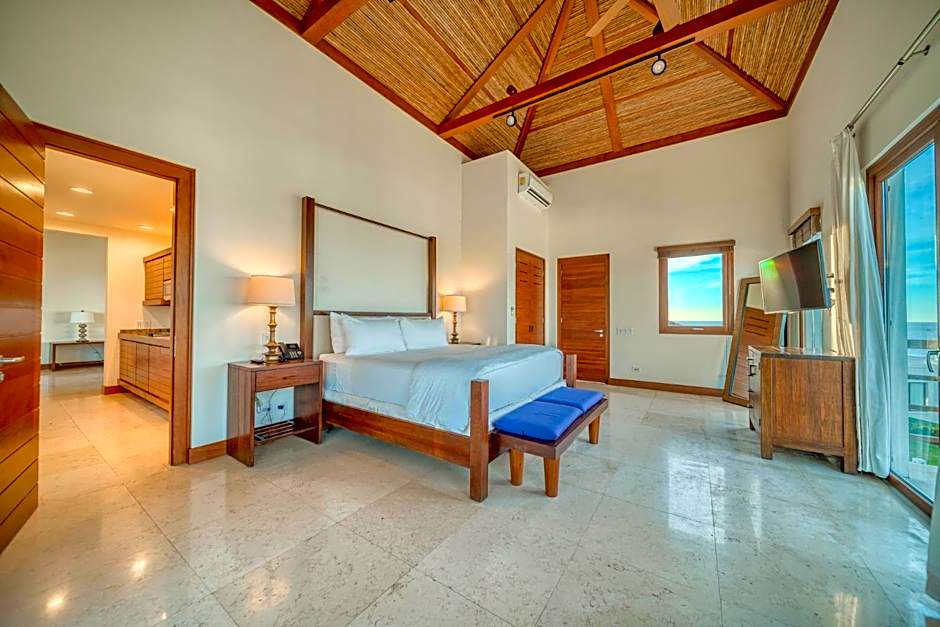 Las Verandas Hotel & Villas