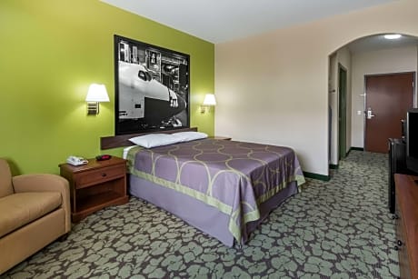 1 King Bed, Mobility Accessible Room, Bathtub w/Grab Bars, Non-Smoking