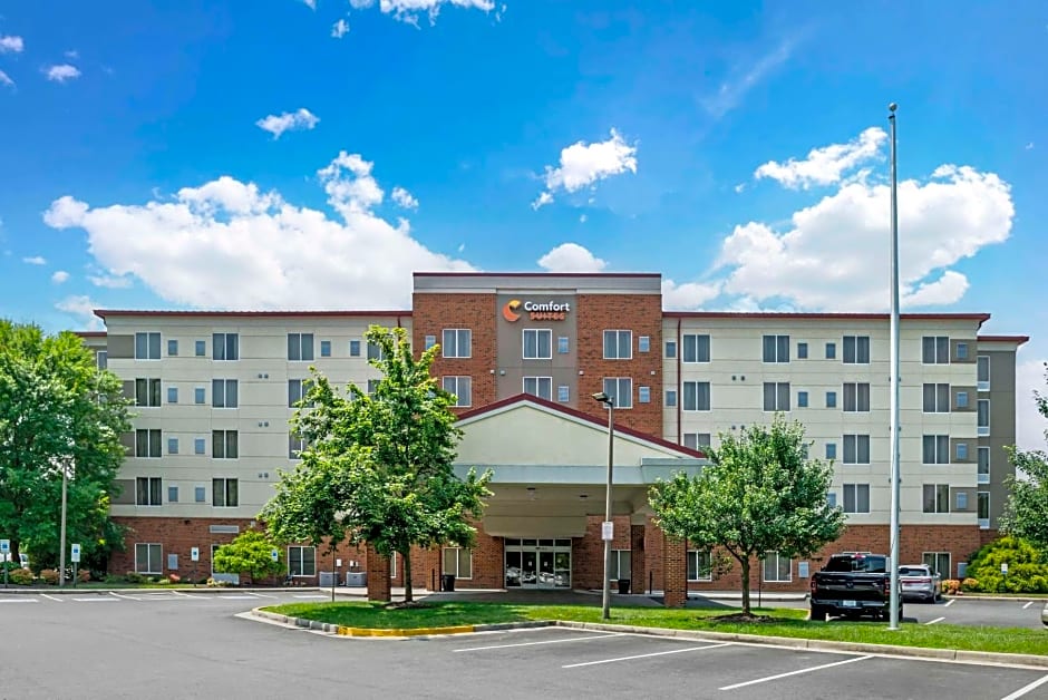 Comfort Suites At Virginia Center Commons