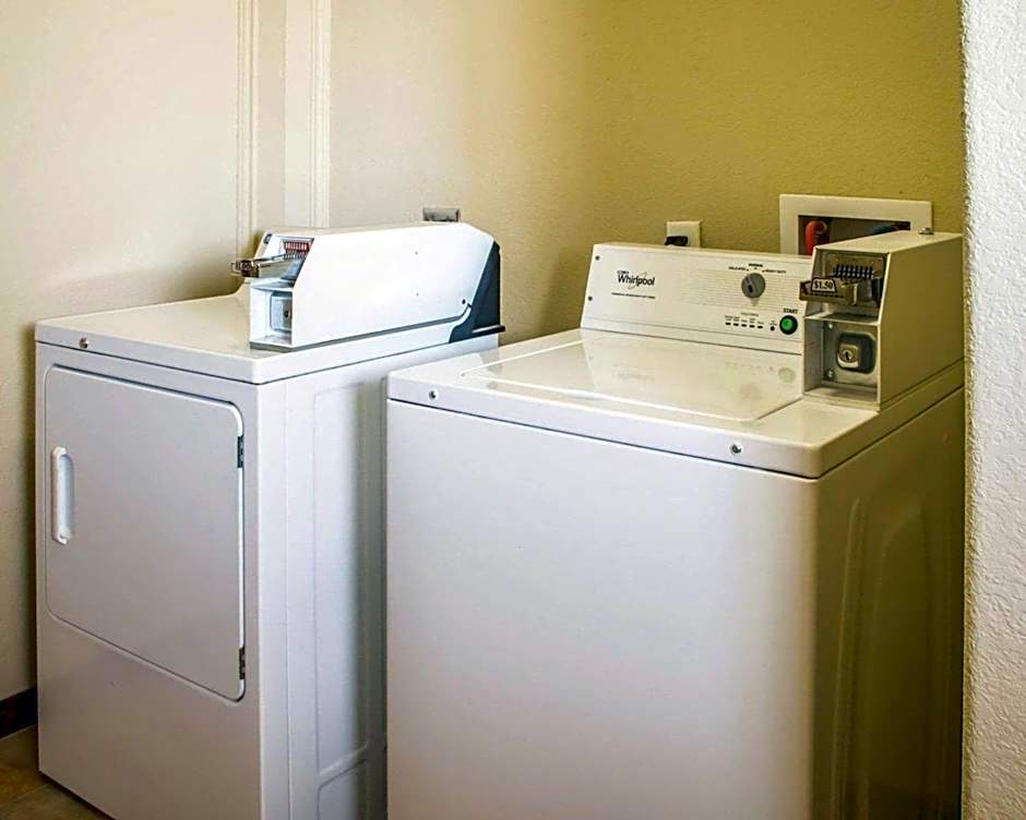 Sleep Inn And Suites At Six Flags