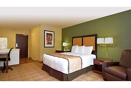 1 Queen Bed and Sofa Bed - Non-Smoking