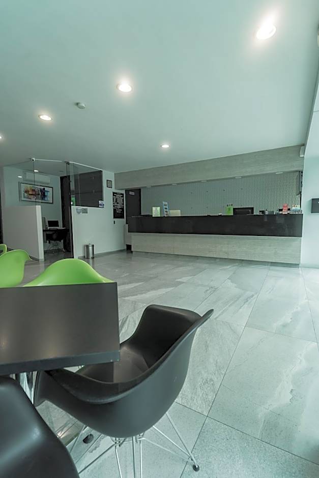 HOTEL LEMON GREEN -Zona Expo Frente al Centro de Convenciones