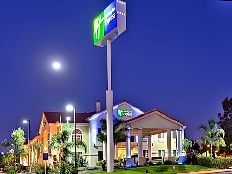 Holiday Inn Express Delano Highway 99 By IHG
