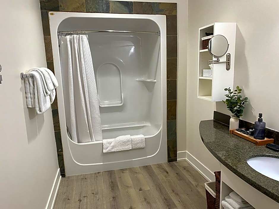 Spectacular Penthouse With Amazing Views, Indoor Pool and Hot tub