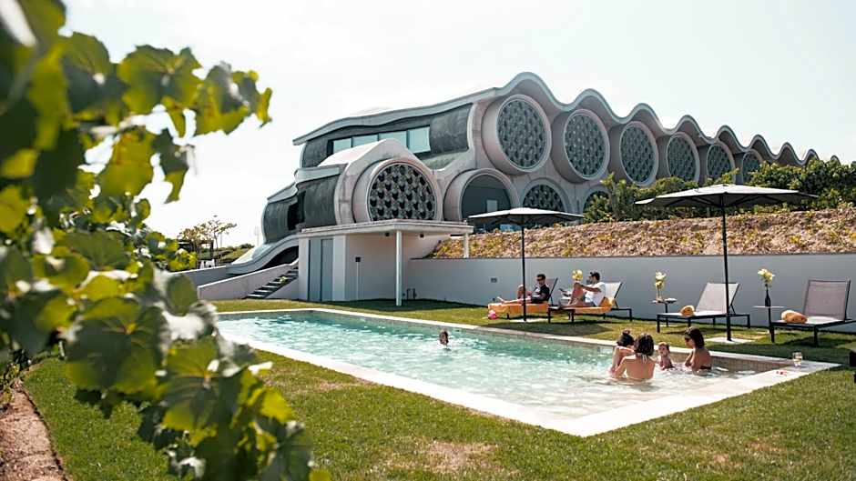 Cava & Hotel Mastinell