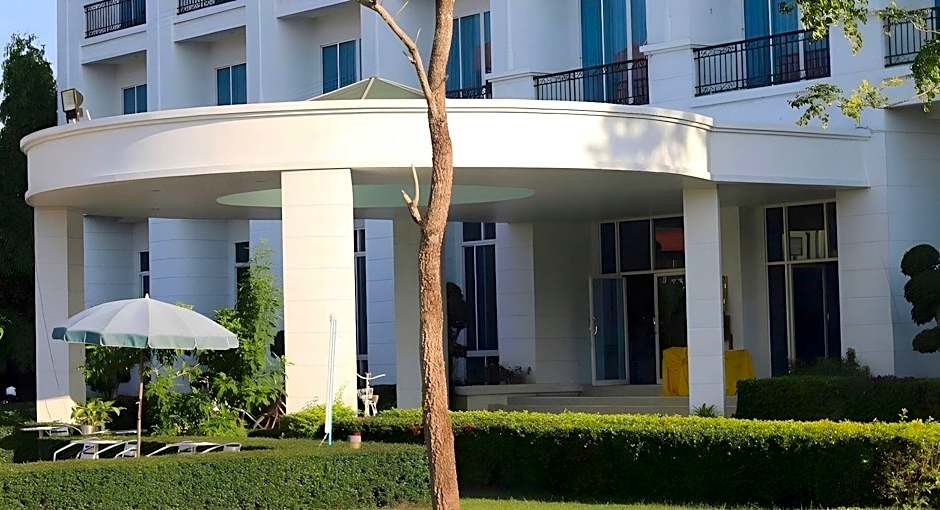 La Vie En Rose Hotel