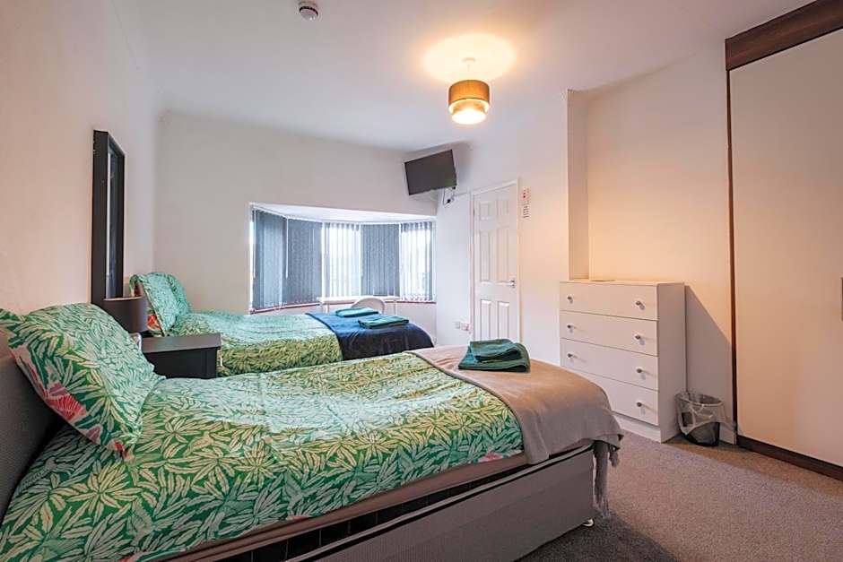 OYO The Pickering Park Hotel