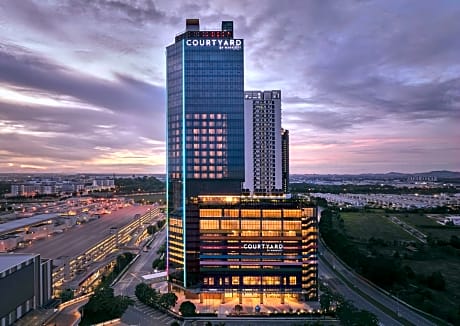 Courtyard by Marriott Setia Alam