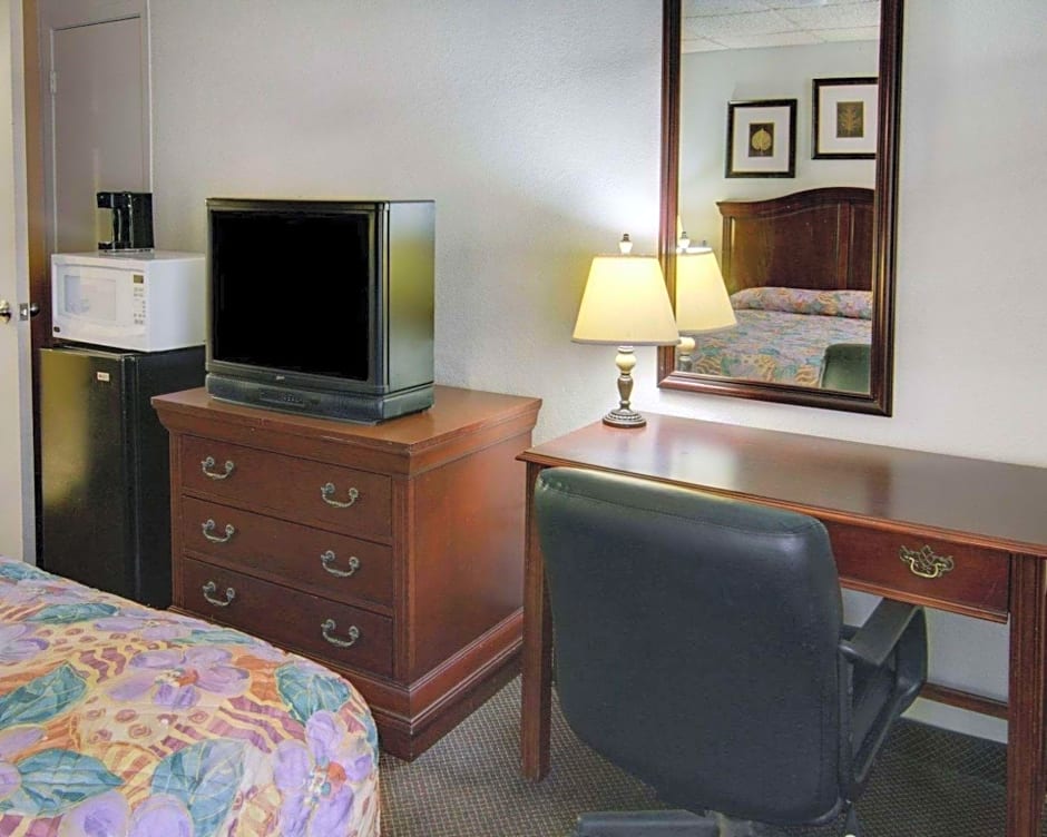 Rodeway Inn Conference Center El Dorado