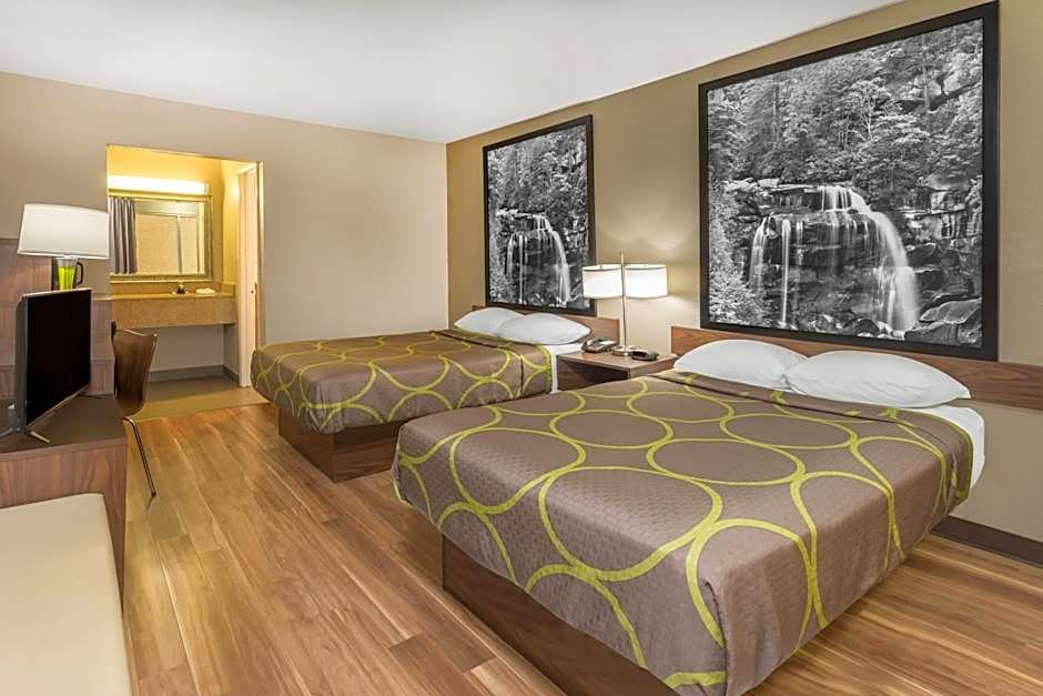 Super 8 By Wyndham Asheville Airport