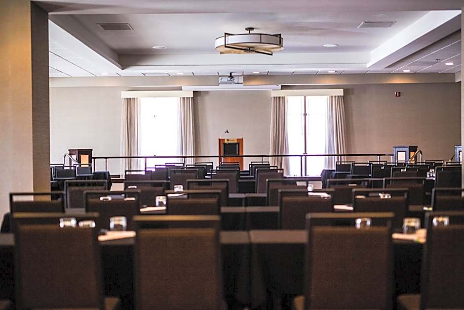 DoubleTree by Hilton Rapid City Downtown Convention Center