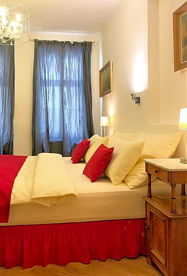 Small Luxury Palace Residence