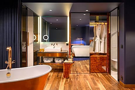 Signature Suite, 2 Bedroom Suite, Bedroom 1: 1 King, Bedroom 2: 1 King