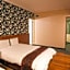 Gene Long Haiy Att Hotel