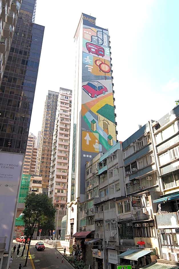 Dash Living on Hollywood