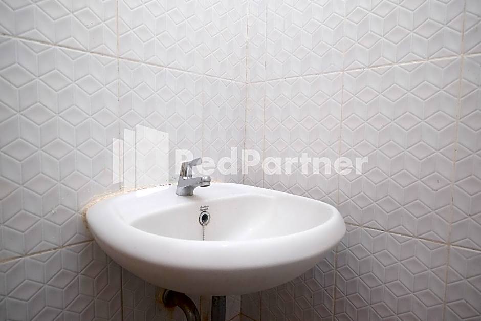 Griya Loka 2 Syariah Near Simpang Lima Mitra RedDoorz