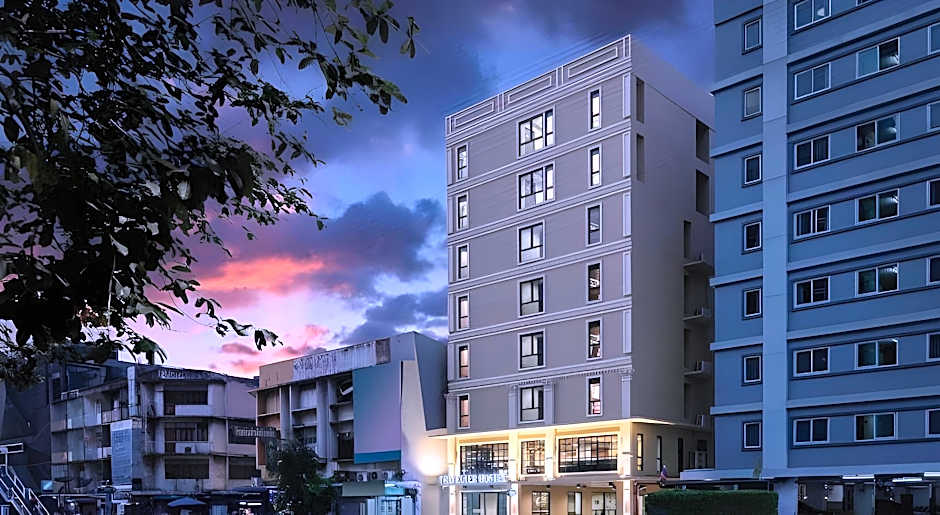 Travelier Hostel