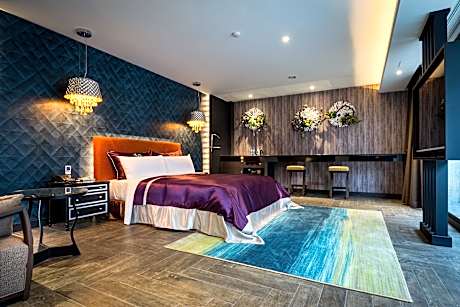 Double Room - Check-In After 8 PM