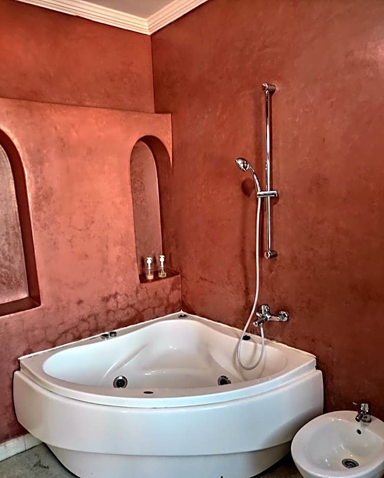 Equi Palace & SPA Near Aeroport