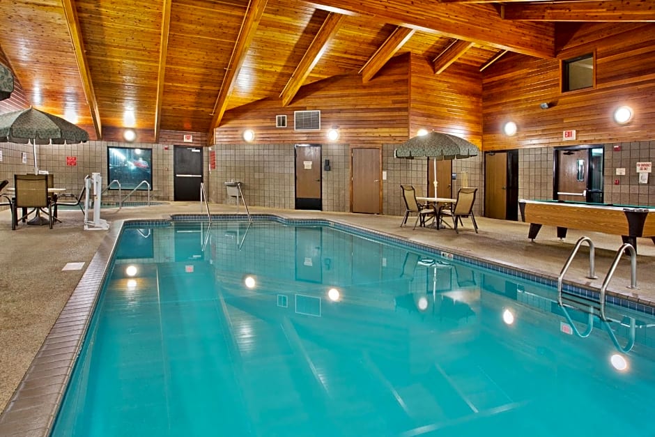 AmericInn by Wyndham Lincoln North