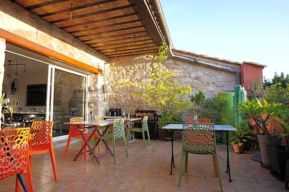 VILLA ARTEMIA Maison vigneronne - chambre d hôtes-B&B-piscine et spa