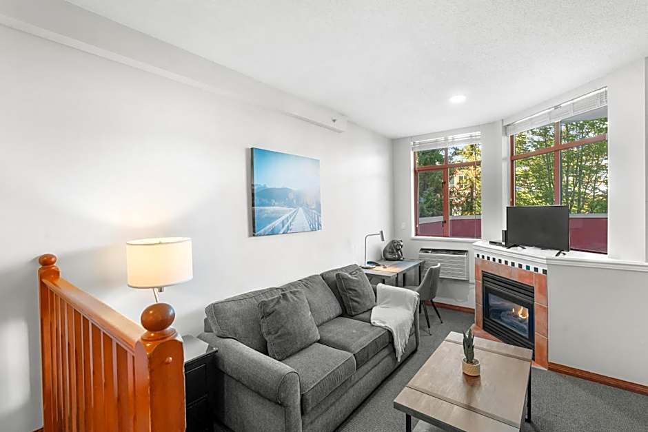 Alpenglow Lodge Large Studio with Dedicated Work Space by MVA