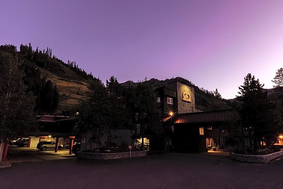 Red Wolf Lodge At Squaw Valley