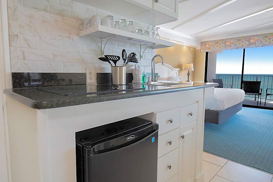 Oceanfront Litchfield Inn