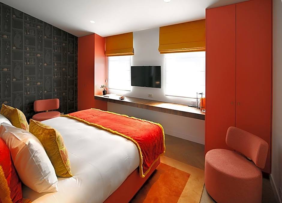 Raphael Suites