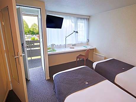 2 Single Beds
