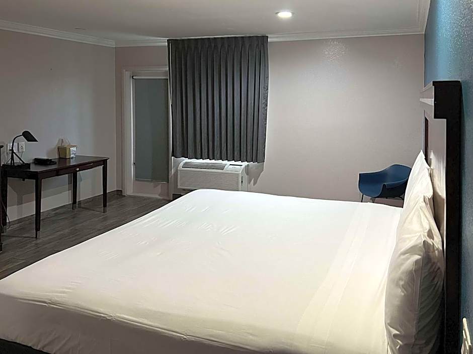 Studio 6 Suites Mesa AZ Near Downtown & Sloan Park