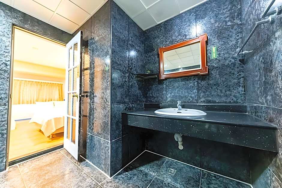 IHI Sanduo Travel Hotel