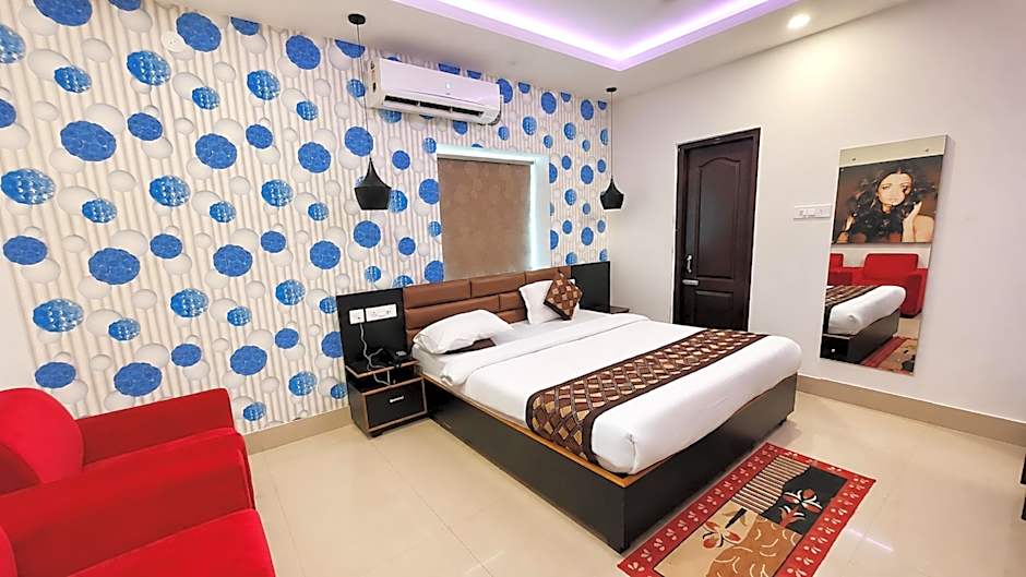 Goroomgo Effective Bollywood Hotels Bhubaneswar