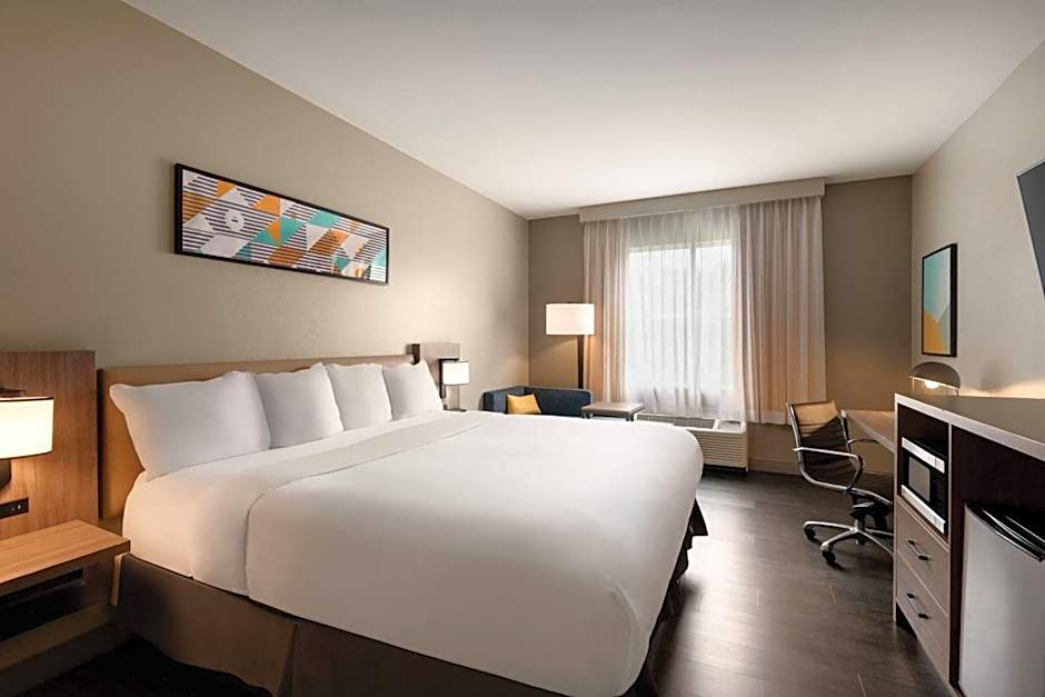 La Quinta Inn & Suites by Wyndham Montgomery